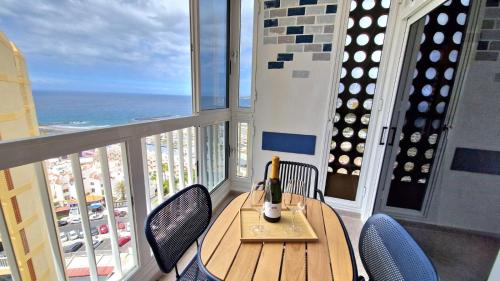 Blue You Away - Las Americas