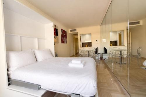 Studio with terrace on the 6th floor