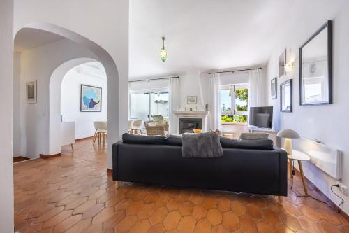CoolHouses Algarve Luz,3 bed townhouse, lovely sea view, walking distance to beach, Casa 24 LBC