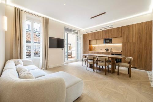 - CLR - Stunning 3 bedroom apartment with terrace in the heart of Cannes