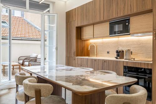 - CLR - Stunning 3 bedroom apartment with terrace in the heart of Cannes