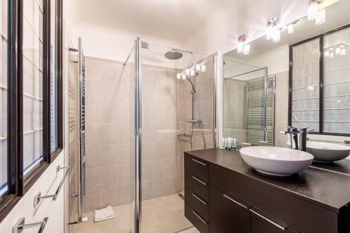 GuestReady - Bright stay with Arc de Triomphe view
