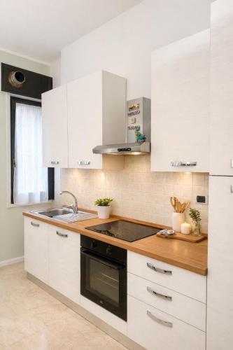 Large studio apartment with study area, Dergano-Bovisa