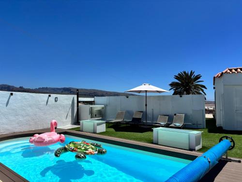 Private pool, parking, BBQ in the South of GC