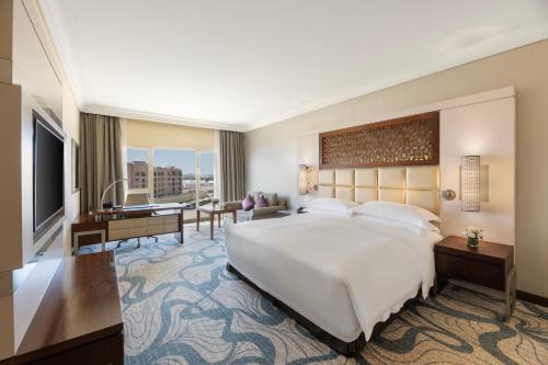 InterContinental Doha Beach & Spa by IHG — Bedroom