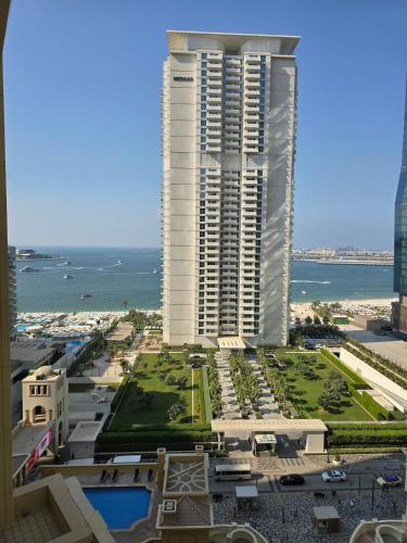 Renovated Sea & Marina View Beach House