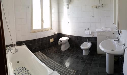 Ένα μπάνιο στο Hotel Sirio