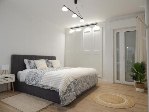 Casa Bella Breezy, 1 minute walk to beach, luxury