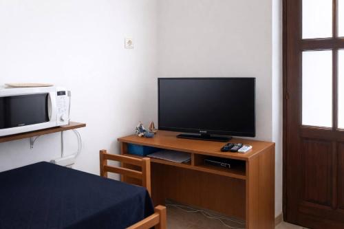 Studio Apartment Nensi, sleeps 2