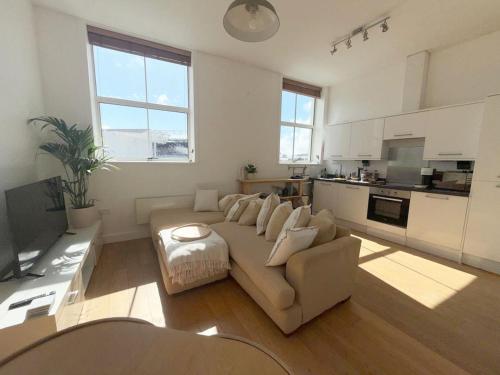 Charming 2-Bedroom Apartment in Vibrant Southville photo 16