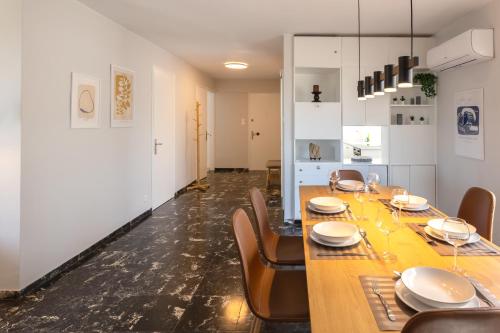 Sea View Apartment at Alimos Marina