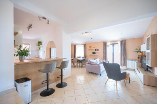 Olive Sea View Apartment