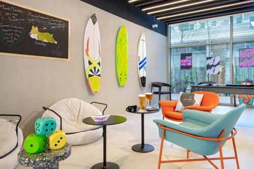 Moxy Nice photo 26
