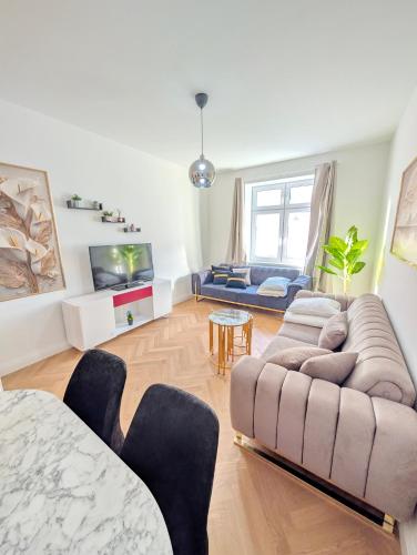 Modern Apartment Close to Subway & Vineyards GO10