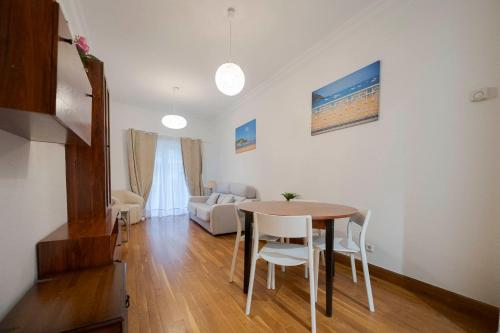 Apartamento agradable con balcón frente a la playa de La Concha - Marina 1