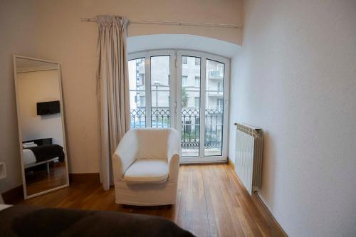 Apartamento agradable con balcón frente a la playa de La Concha - Marina 1