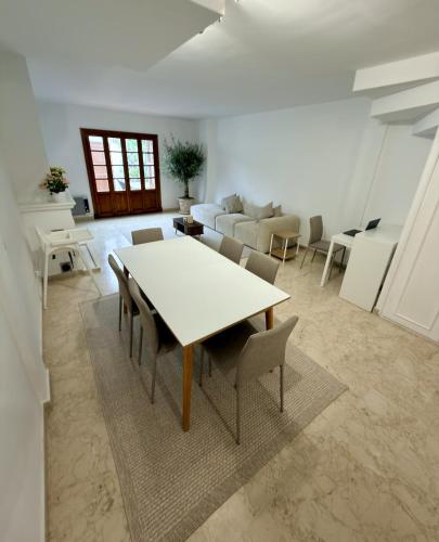 Estepona - Playa - Villa 2 dormitorios en urbanización cerca de la playa AL18