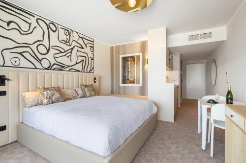 Vibes Resort Brand-new studio with rooftop pool Naturist Village
