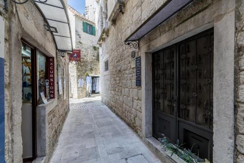 Luxury Gothic Residence Trogir Old Town