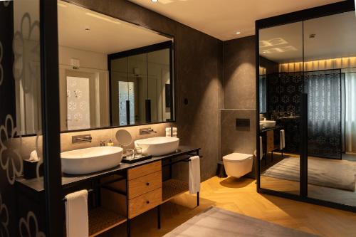 Et badeværelse på Palatial Suites