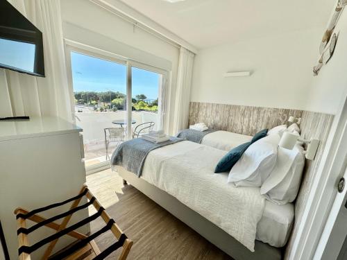 Blue Rocha Beach Apartment - Beach Front & Seaview