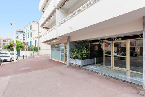 Stay at MontFleury YourHostHelper