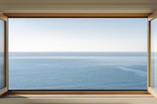 Casa Pôr do Sal - Boutique Suites, Sea Views & Heated Pool