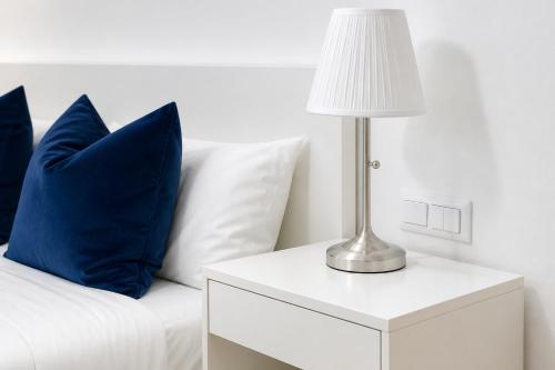 The Boutique Houses - San Siro with Private Parking - Bande Nere M1 Metro Direct to Duomo- Apartments Milan City Center