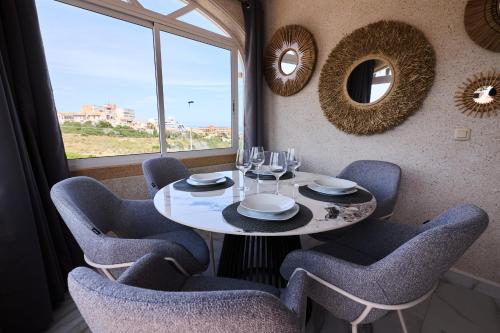 081 Design Style- Alicante Holiday