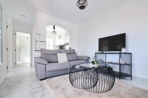 081 Design Style- Alicante Holiday