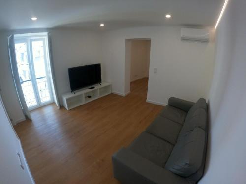 Lisbon, renovated T2 apartment near Rossio