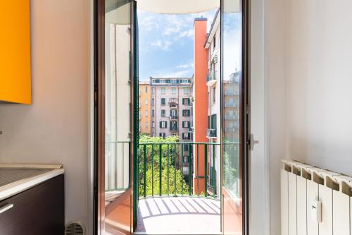 Spacious and Modern 3 Bedroom 2 Bathroom Apartment