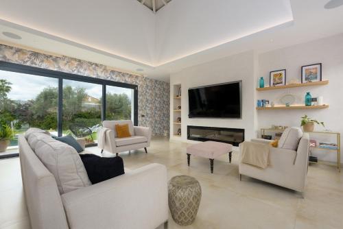 El Rancho Villa with pool near Puerto Banus