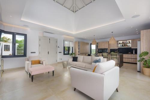 El Rancho Villa with pool near Puerto Banus