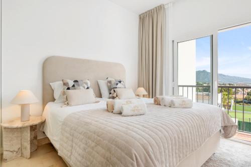 Luxurious Penthouse - View, Roof Terrace, 3BR - 2BA