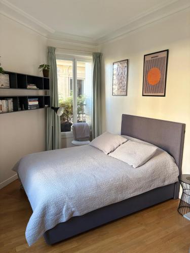 Steps to Luxembourg Gardens Bright Family Flat
