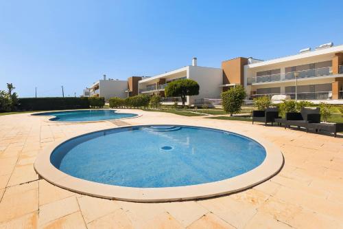 Luxury Condo-Pool with AC and pool, close to the beach by Algarve Dream Holidays