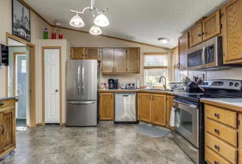 Private Pet Friendly Home Near Exotic Deer Farm Close to Pigeon Forge, Gatlinburg TN photo 5