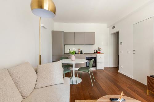Morosini 21 Elegant Apartment in Risorgimento District
