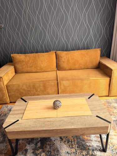 Apartament Aniadu