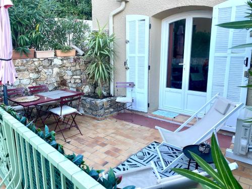 Calme Studio Piscine -Terrasse - Parking gratuit