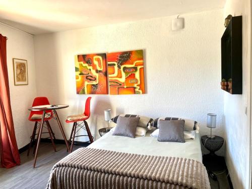 Calme Studio Piscine -Terrasse - Parking gratuit