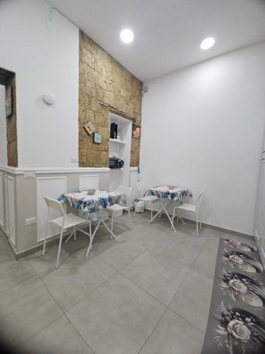 B&B Le quattro porte di napoli CENTRO STORICO