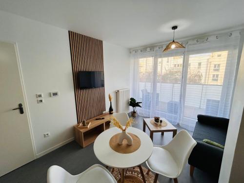La Suite Bezannes Parking Balcon