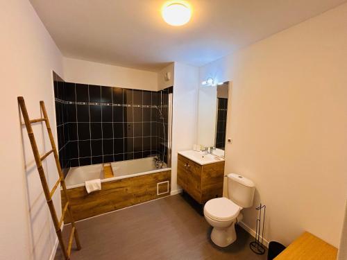 La Suite Bezannes Parking Balcon
