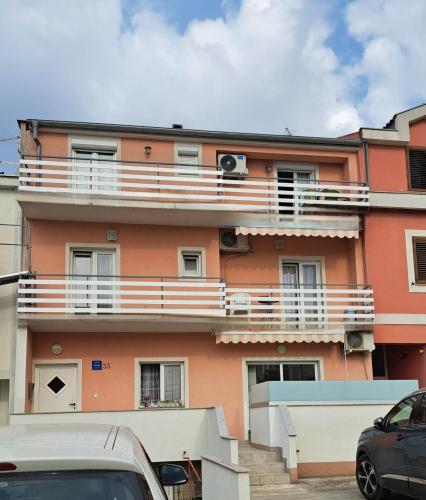 Apartmens Leona