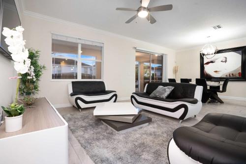 ChampionsGate Escape with Game Room and Pool photo 11