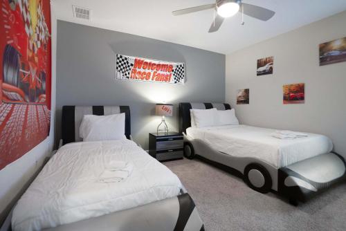 ChampionsGate Escape with Game Room and Pool photo 5