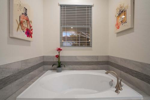 ChampionsGate Escape with Game Room and Pool photo 23