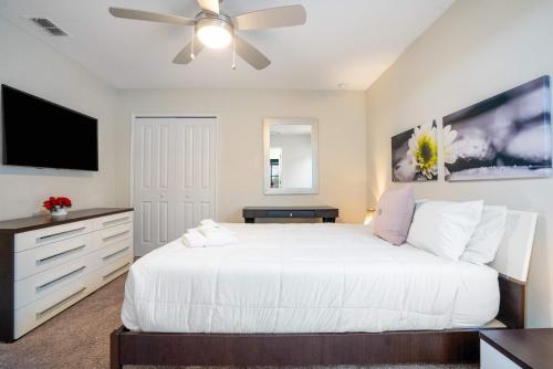 ChampionsGate Escape with Game Room and Pool photo 51